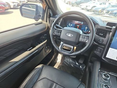 Used 2024 Ford Expedition Max Platinum AWD/4WD image 10
