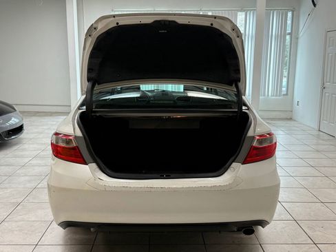 Used 2017 Toyota Camry SE image 20