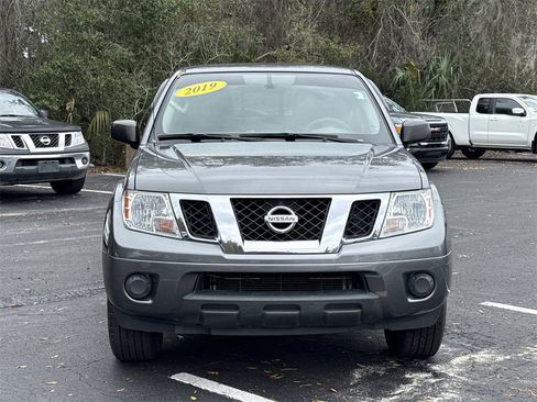Certified 2019 Nissan Frontier SV image 3