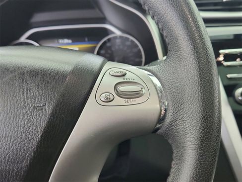 Used 2016 Nissan Murano SV w/ Premium Package image 31