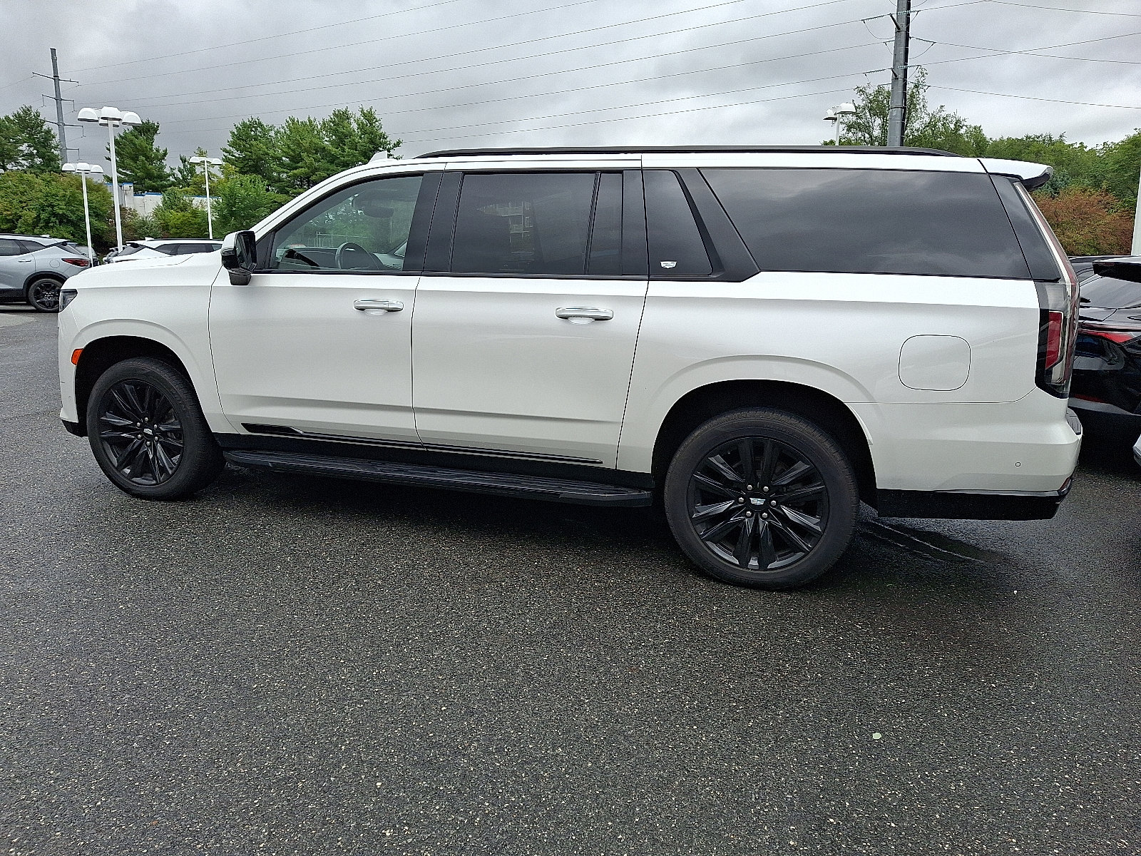 Used 2022 Cadillac Escalade ESV Sport Platinum AWD/4WD image 4