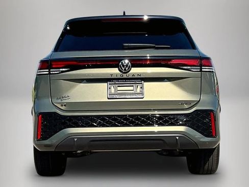 New 2026 Volkswagen Tiguan SE R-Line AWD/4WD image 4