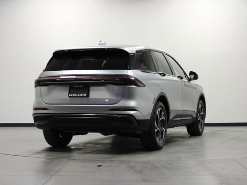 Used 2024 Lincoln Nautilus Premier w/ Jet Appearance Package AWD/4WD image 4