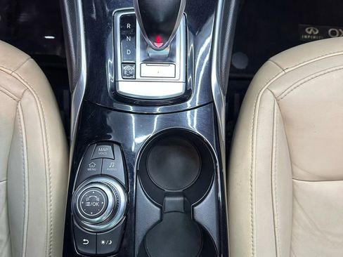 Used 2017 INFINITI QX30 Premium w/ Navigation Package image 25