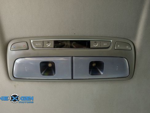Used 2022 Kia Telluride S FWD image 30