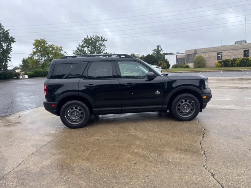 Used 2024 Ford Bronco Sport Outer Banks AWD/4WD image 12