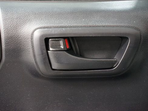 Certified 2021 Toyota Tacoma SR5 AWD/4WD image 30