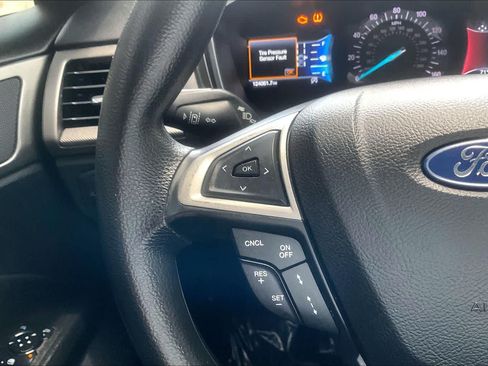 Used 2020 Ford Fusion SE FWD image 24