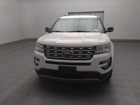 Used 2017 Ford Explorer XLT image 15
