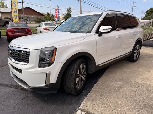 Used 2020 Kia Telluride S w/ S 8 Passenger Seating Package FWD image 4