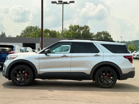 Certified 2024 Ford Explorer ST w/ Technology Package AWD/4WD image 41