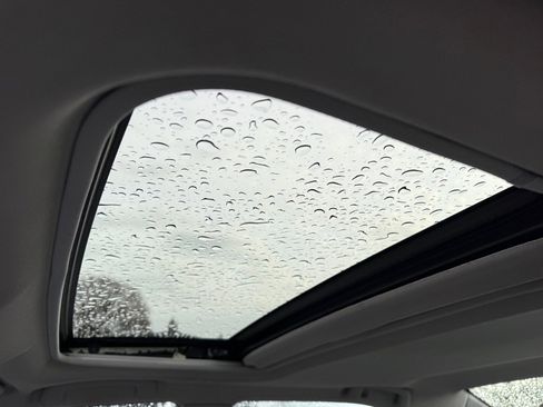 Used 2013 Toyota Camry XLE w/ Leather Pkg image 18