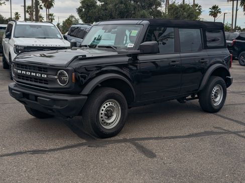 New 2025 Ford Bronco 4-Door image 5