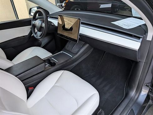 Used 2022 Tesla Model Y Performance AWD/4WD image 4