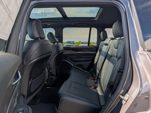 New 2026 Jeep Grand Cherokee Limited AWD/4WD image 6