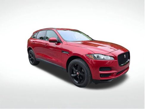 Used 2017 Jaguar F-PACE Premium image 2