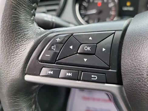 Used 2017 Nissan Rogue SV AWD/4WD image 24