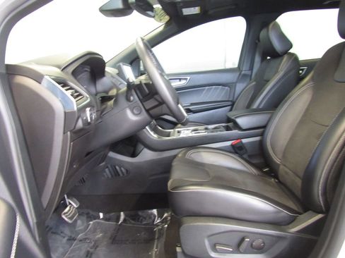 Used 2022 Ford Edge ST w/ Equipment Group 401A image 10