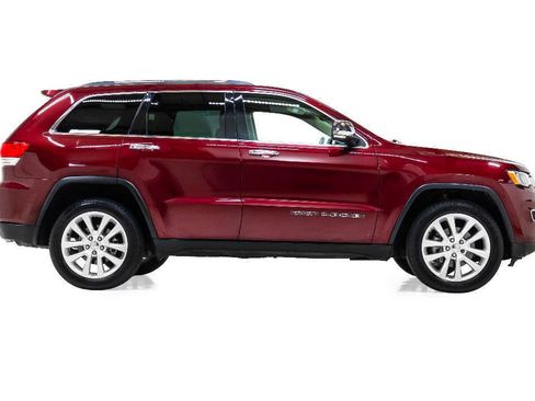 Used 2017 Jeep Grand Cherokee Limited RWD image 5