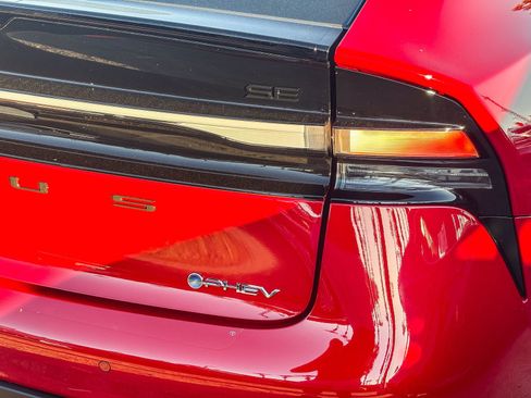 New 2026 Toyota Prius Plug-In Hybrid image 8