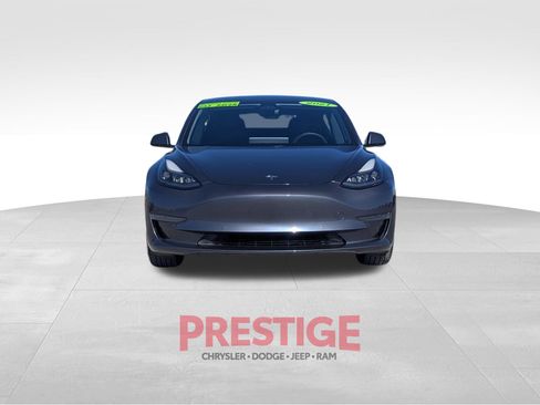 Used 2021 Tesla Model 3 Standard Range Plus image 3