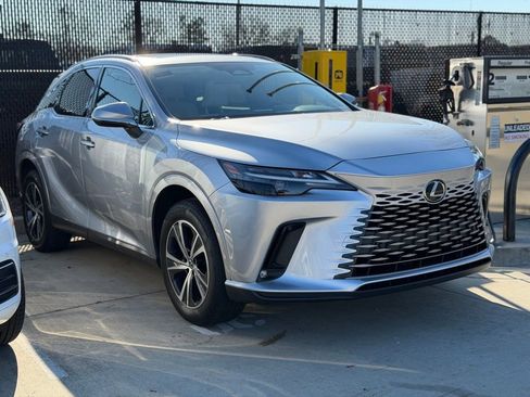 Used 2024 Lexus RX 350 Premium image 2