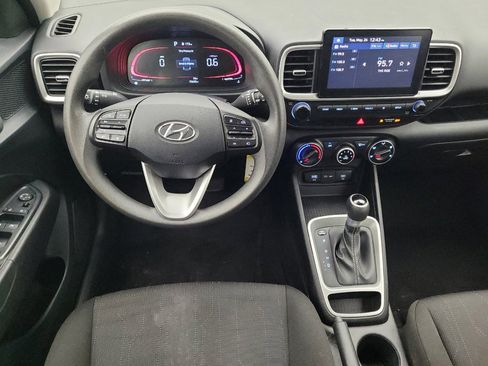 Used 2024 Hyundai Venue SE FWD image 22