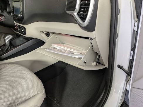 Used 2021 Kia Soul LX FWD image 29