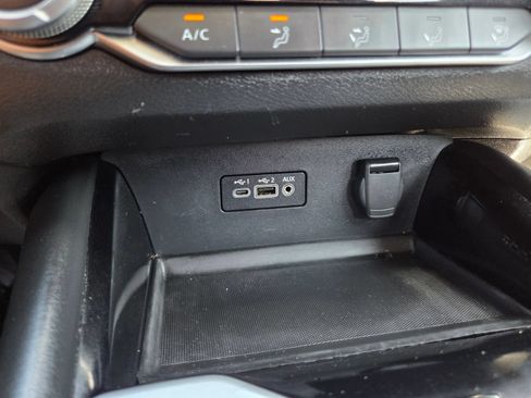 Used 2024 Nissan Altima 2.5 SR FWD image 35