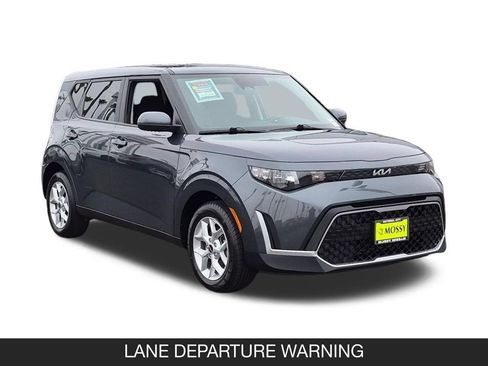 Used 2024 Kia Soul LX w/ Option Group 015 FWD image 2