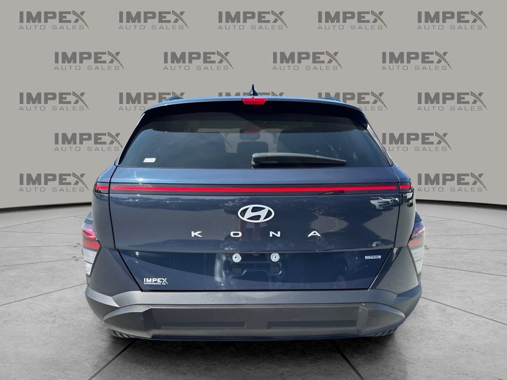 Used 2024 Hyundai Kona SEL AWD/4WD image 4