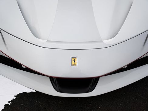 Used 2022 Ferrari SF90 Spider image 23