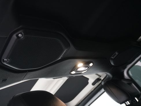 Used 2019 Jeep Wrangler Unlimited Rubicon AWD/4WD image 16