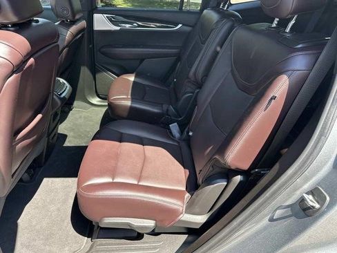 Certified 2023 Cadillac XT6 Premium Luxury AWD/4WD image 10