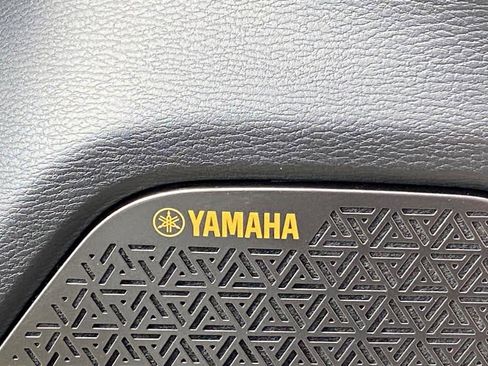 New 2025 Mitsubishi Outlander SE image 12