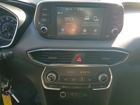 Used 2020 Hyundai Santa Fe SE image 24
