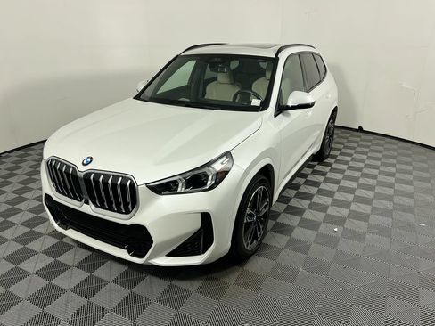 Used 2023 BMW X1 xDrive28i w/ Premium Package AWD/4WD image 7