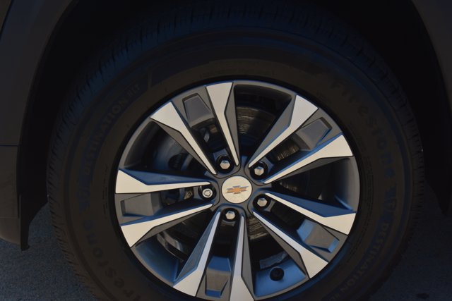 New 2027 Chevrolet Equinox LT FWD image 10