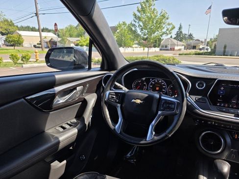 Used 2019 Chevrolet Blazer Premier w/ Driver Confidence II Package FWD image 10