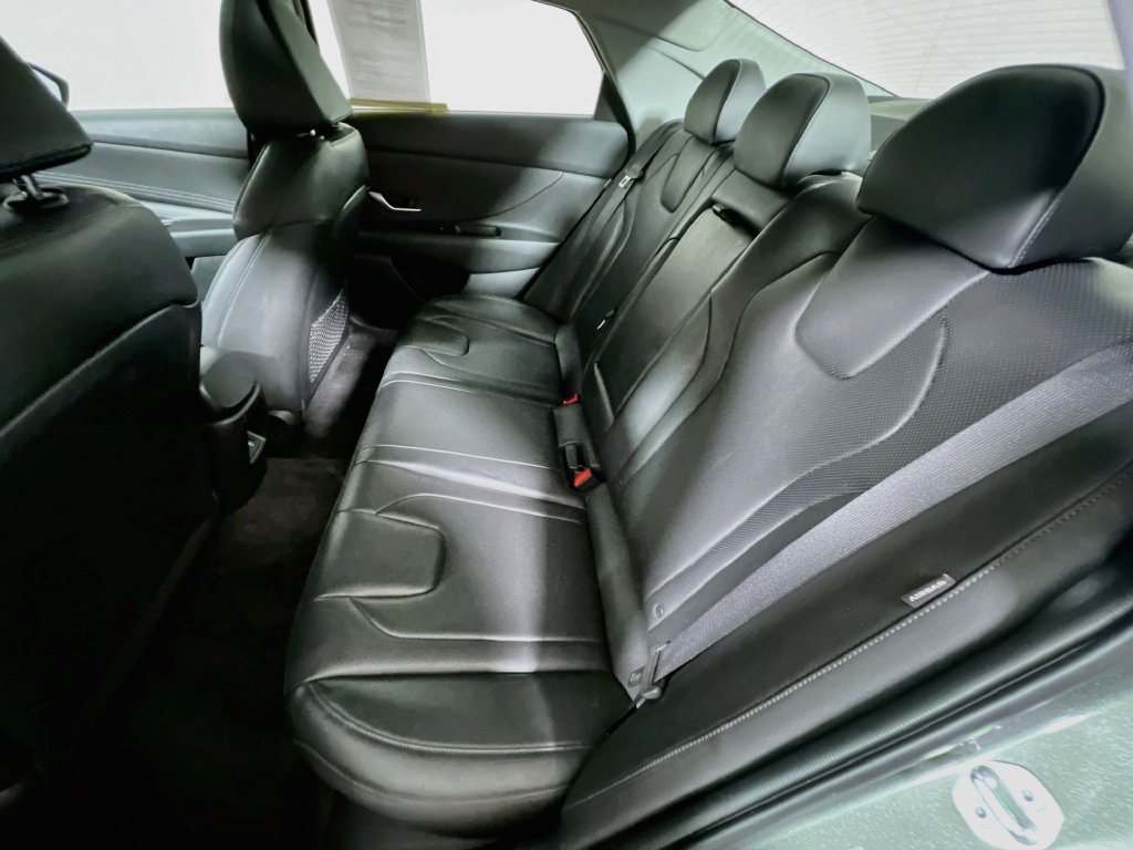 Used 2025 Hyundai Elantra Limited FWD image 23