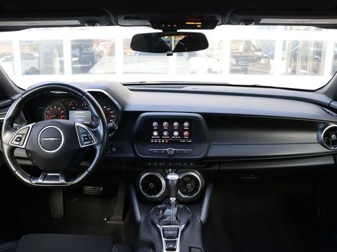 Used 2021 Chevrolet Camaro LT w/ RS Package image 10