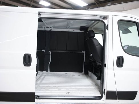 Used 2025 RAM ProMaster 2500 w/ Convenience Group FWD image 19