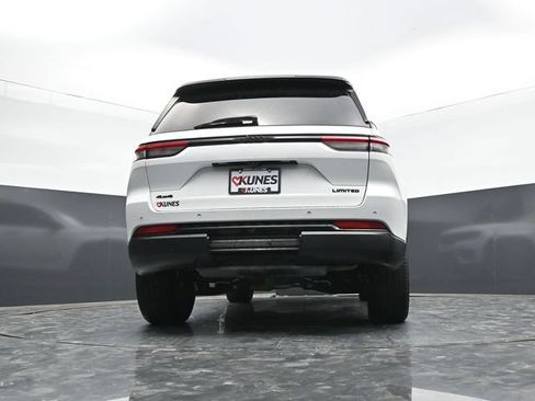 Used 2023 Jeep Grand Cherokee Limited w/ Black Appearance Package AWD/4WD image 65