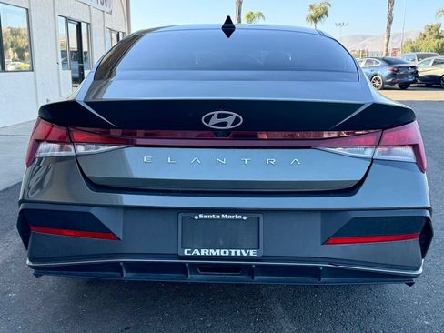 Used 2024 Hyundai Elantra SEL FWD image 5
