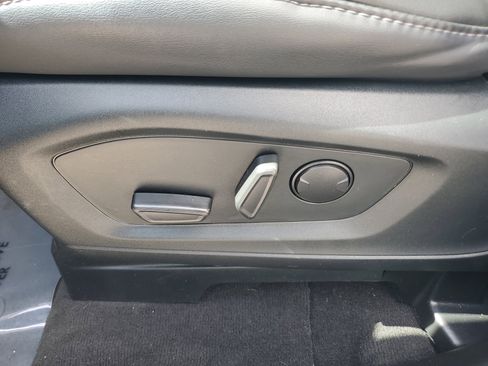 Used 2023 Ford Explorer XLT w/ Equipment Group 202A image 13