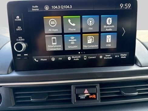 Used 2025 Honda Pilot EX-L image 9