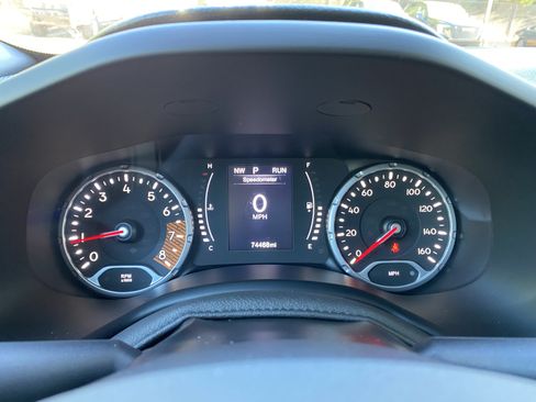 Used 2022 Jeep Renegade Sport w/ Sport Appearance Group AWD/4WD image 21