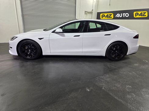 Used 2023 Tesla Model S Standard Range image 2