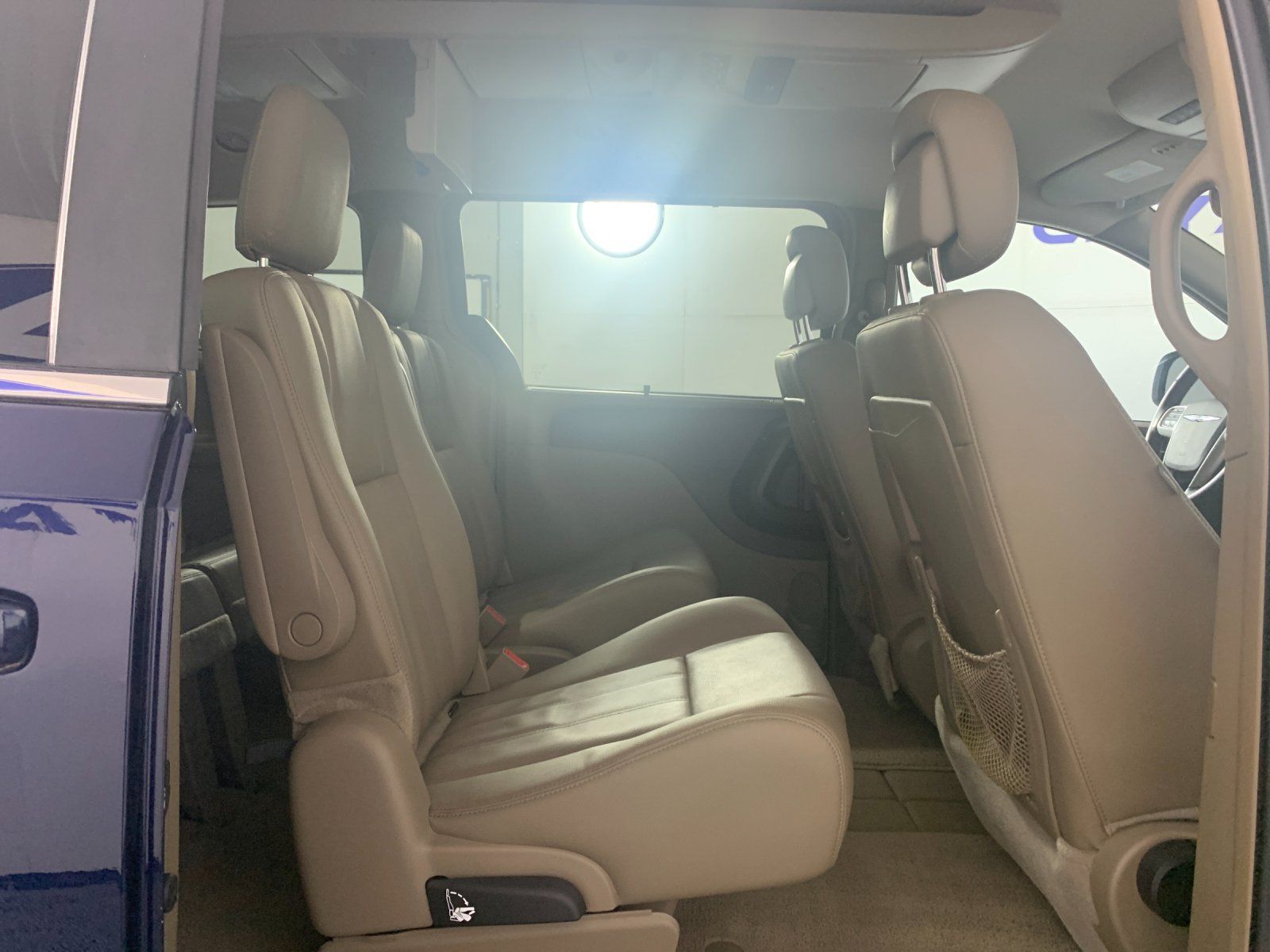 Used 2015 Chrysler Town & Country Touring w/ Trailer Tow Group FWD image 30
