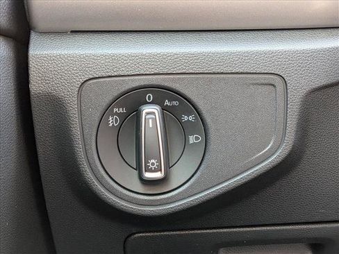Used 2019 Volkswagen Atlas SE FWD image 16